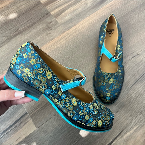 John Fluevog Shoes - John Fluevog Biblio Barnett Blue & Green Floral Flat Mary Janes Size 9